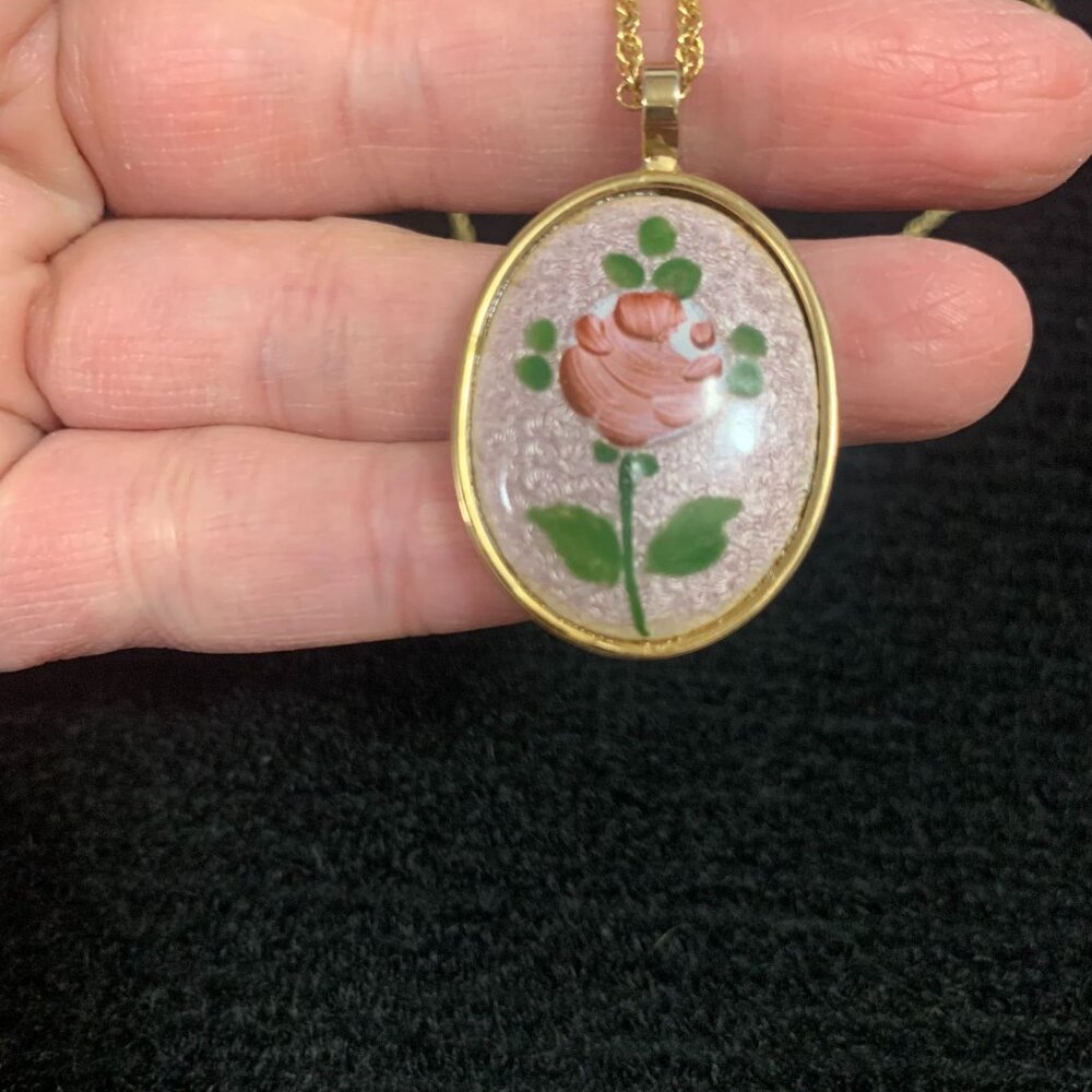 Merlite Handpainted Rose Oval Pendant And Chain M Tag - Picture 2 of 7